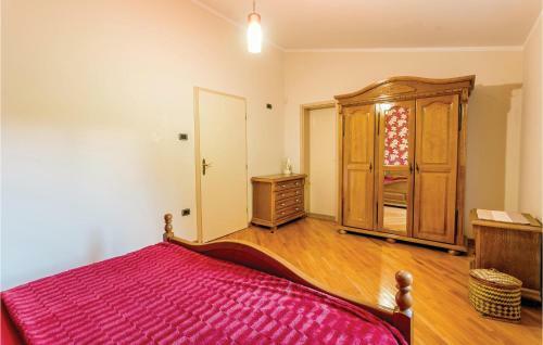 Six-bedroom Holiday Home In Herceg Novi