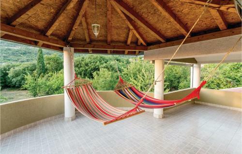 Six-bedroom Holiday Home In Herceg Novi