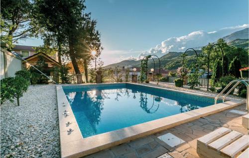 Six-bedroom Holiday Home In Herceg Novi