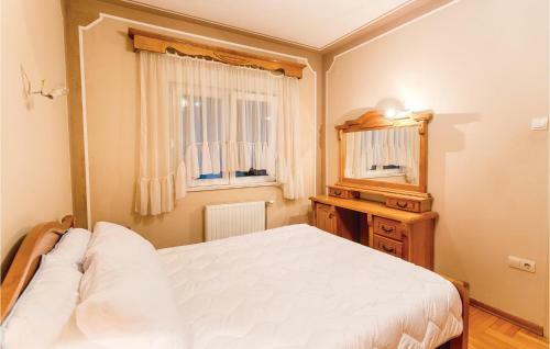 Six-bedroom Holiday Home In Herceg Novi