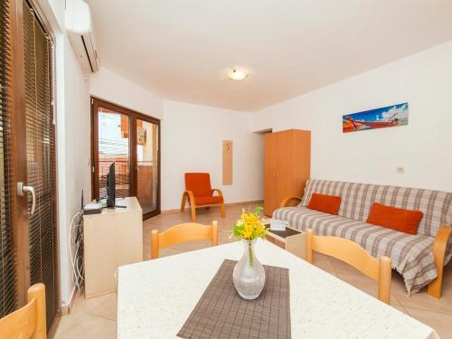 Apartment Orange