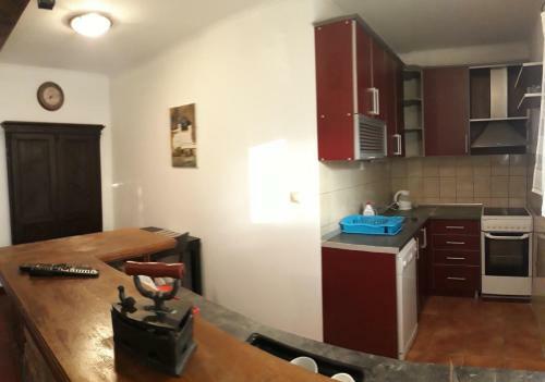 Apartment Kustudic