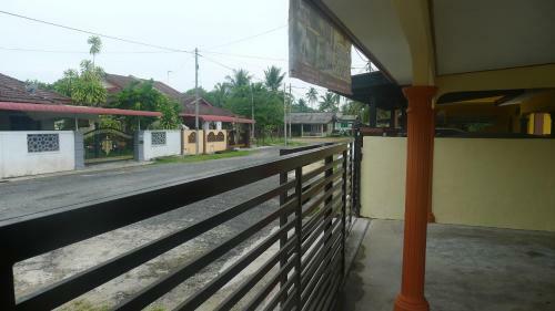 D'elzarra Home