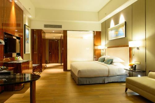 Forest City Marina Hotel