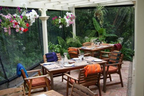 Mahana Lodge Boutique Bed & Breakfast