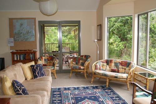 Mahana Lodge Boutique Bed & Breakfast