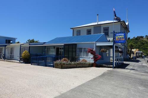 Pioneer Motels