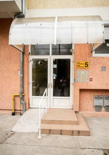 Aaa Apartments