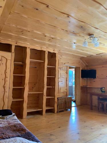Hostal Kavkaz Guest House
