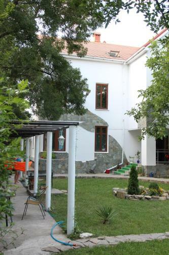 Hostal Chernomorskaya 3