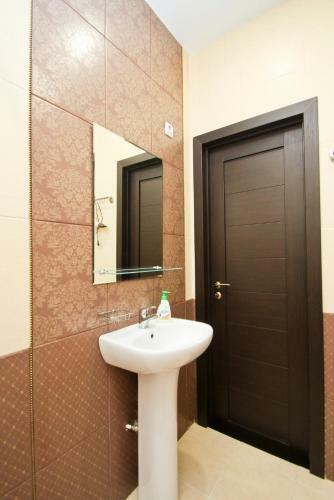 Surgut Apartments Tyumenskiy Trakt 8/56