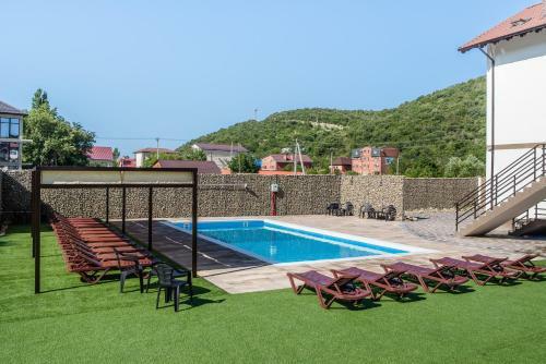 Hostal Furnished Rooms Dursoley