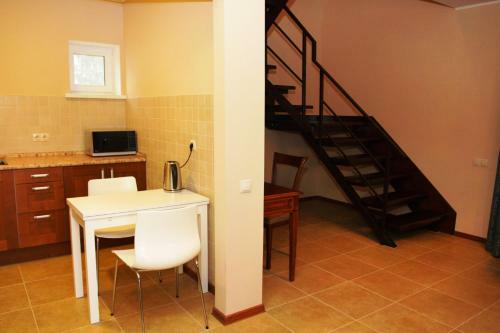 Motel A-108