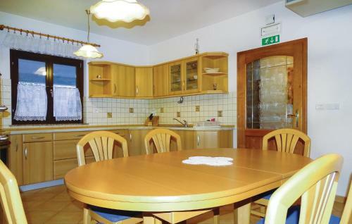 Apartment Dobravlje 11