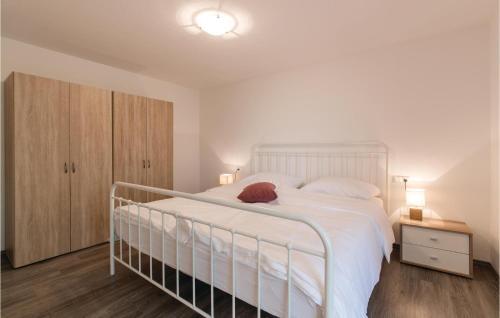 Four-bedroom Holiday Home In Sela Na Krasu