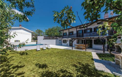 Four-bedroom Holiday Home In Sela Na Krasu