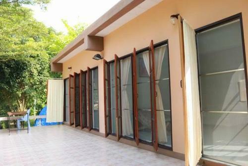 Hotel Baan Ruen Rim Nam