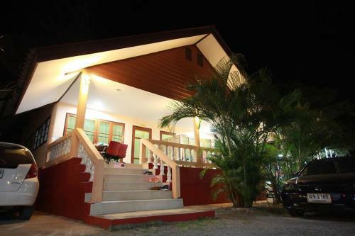 Hotel Baan Ruen Rim Nam