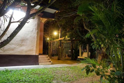 Hotel Baan Ruen Rim Nam