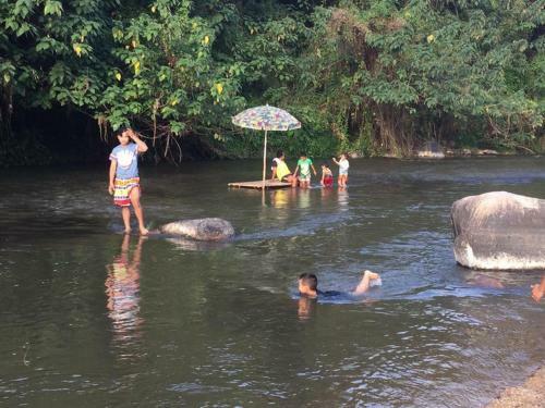 Hotel Baan Ruen Rim Nam
