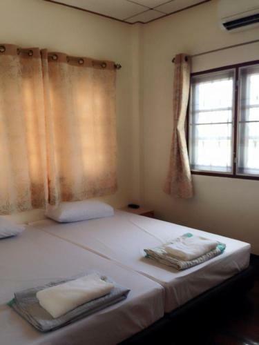 Hostal Plaifah Bungalow Koh Sichang