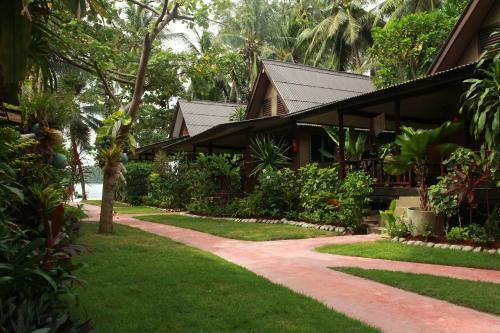 Hotel Longtail Beach Resort