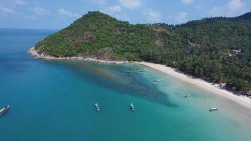 Hotel Longtail Beach Resort