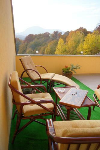 Erney Laz Hotel