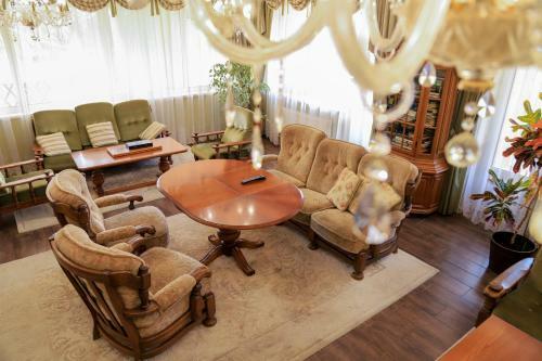 Erney Laz Hotel