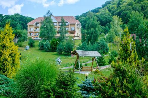Erney Laz Hotel