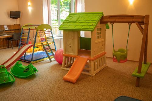 Erney Laz Hotel