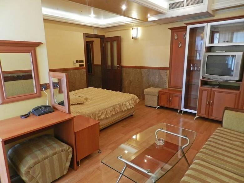 California Hotel