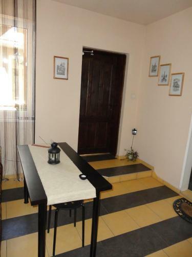 Hostal Avel Guest House