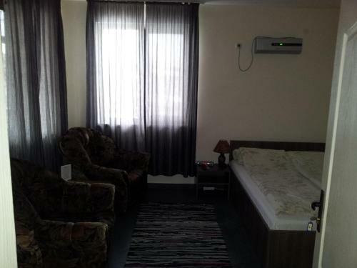 Hostal Avel Guest House