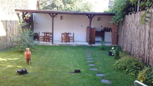 Hostal Avel Guest House