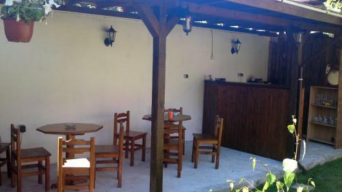 Hostal Avel Guest House