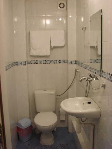 Hostal Avel Guest House