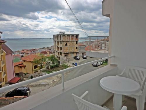 Hostal Guest Rooms Casa Luba
