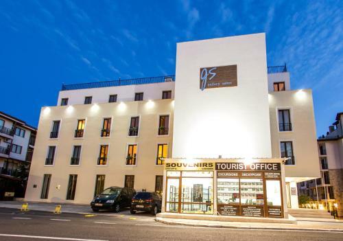 Aparthotel Gallery Suites