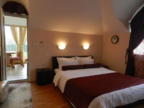 Hostal Vila Saltanat 41