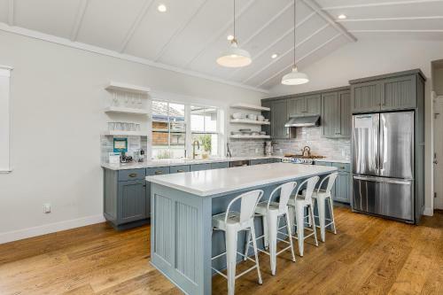 3440 Saint Deyns St House