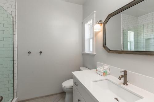 3440 Saint Deyns St House