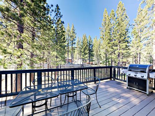 913 Lake Tahoe Blvd Home