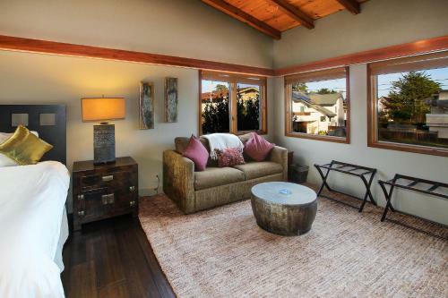 202 Pelton Ave Home