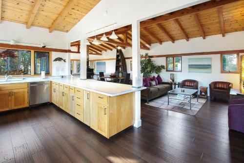 202 Pelton Ave Home