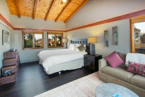 202 Pelton Ave Home