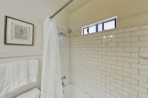 727 de La Vina Apartment Apts