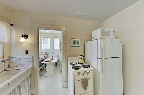 727 de La Vina Apartment Apts