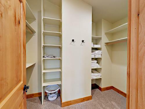 1573 Cree St Home