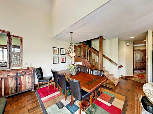 County Townhome 50 Townhouse